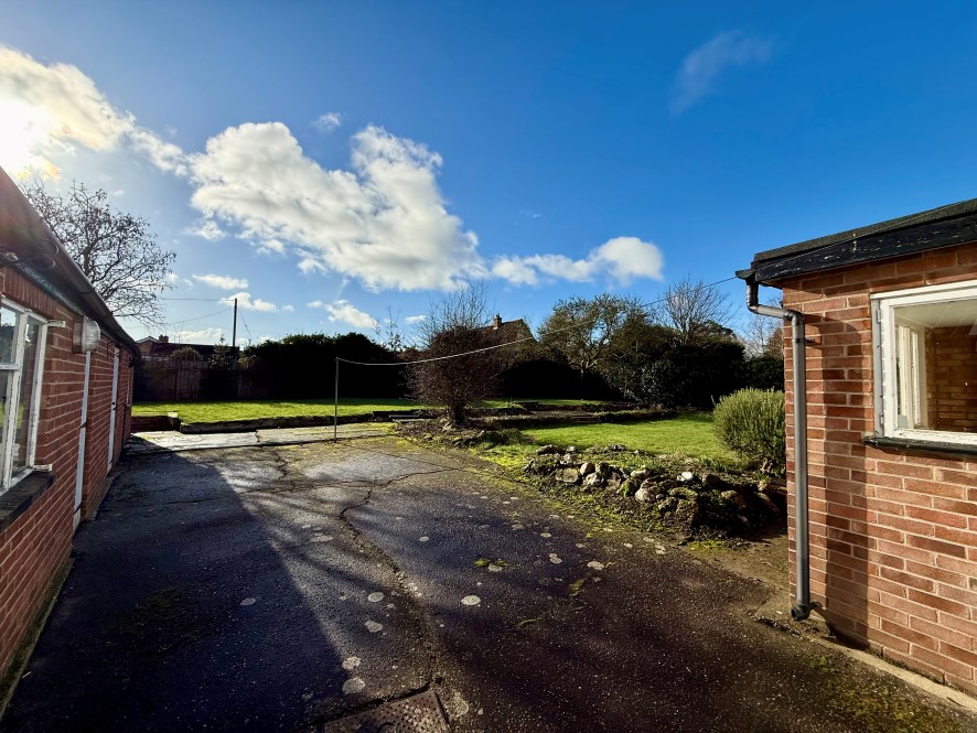 The Lilacs, Mill Road, Hempnall, Norwich, Norfolk NR15 2LP