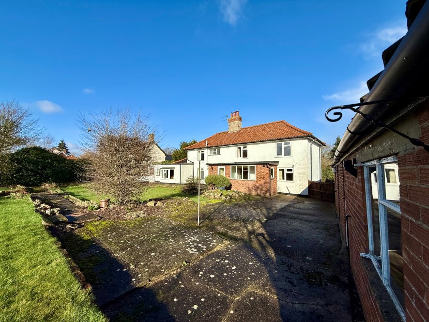 The Lilacs, Mill Road, Hempnall, Norwich, Norfolk NR15 2LP