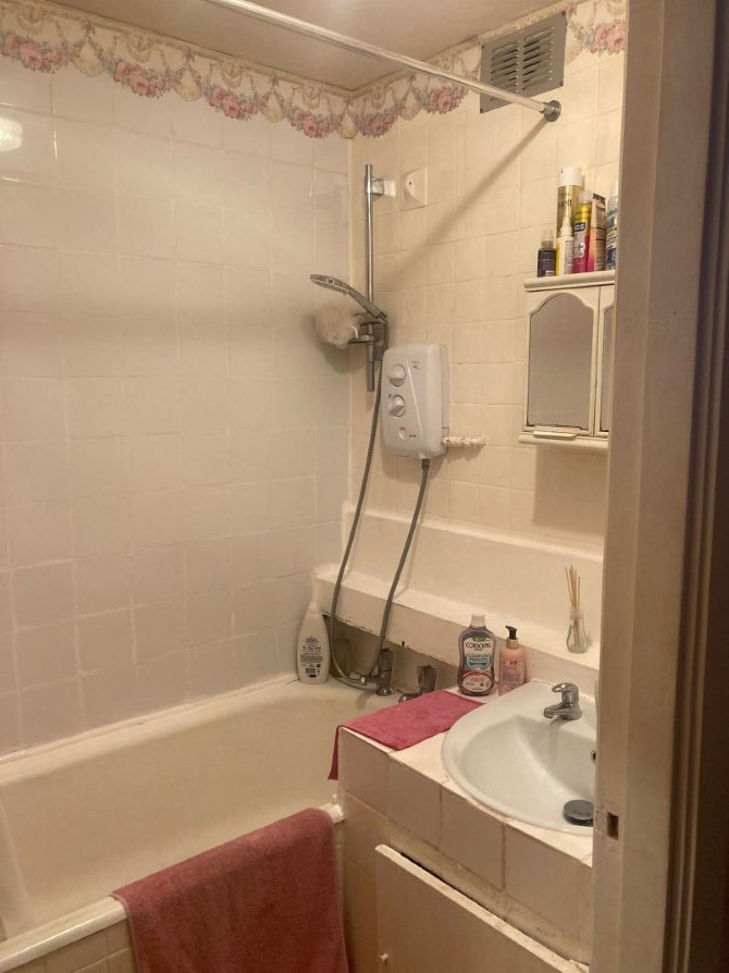 Flat 67 Isobel House, Staines Road West, Sunbury-on-Thames, Middlesex, TW16 7BD