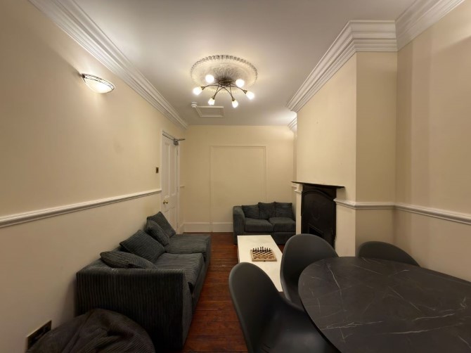 108 Newark Street, Whitechapel, London, E1 2ES