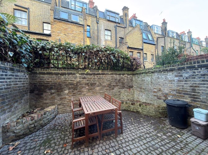 108 Newark Street, Whitechapel, London, E1 2ES