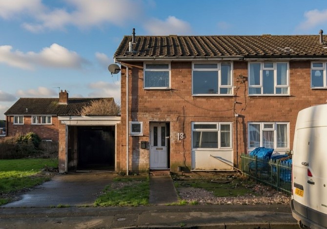 18 Simpson Road, Snodland, Kent, ME6 5QF