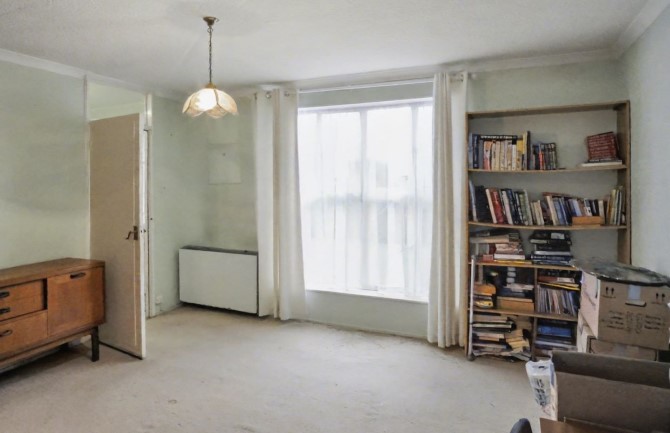 2 Dyson Close, Windsor, Berkshire, SL4 3LZ