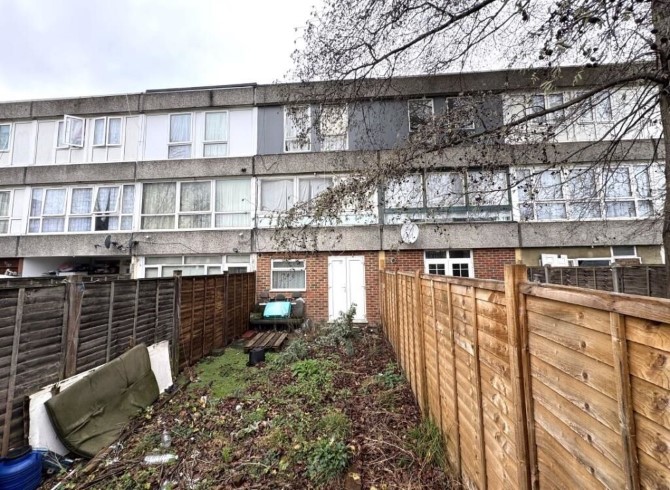 111 Mangold Way, Erith, Kent, DA18 4DB