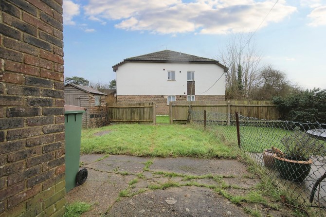 43 Innes Road, Horsham, West Sussex, RH12 4JQ