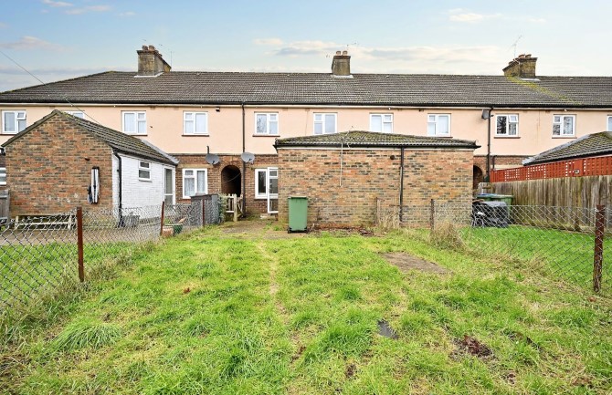 43 Innes Road, Horsham, West Sussex, RH12 4JQ