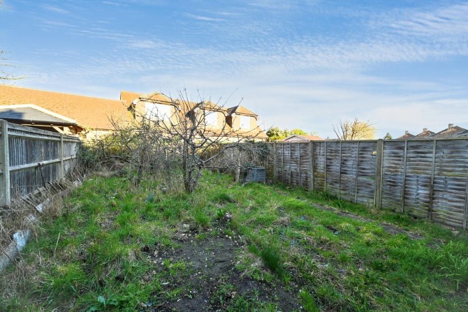 24 Wilwood Road, Bracknell, Berkshire, RG42 1SL