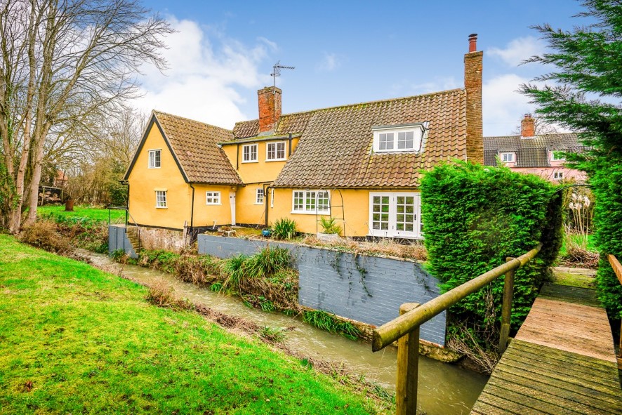 Brookside, Lower Green, Denston, Newmarket, Suffolk CB8 8PN