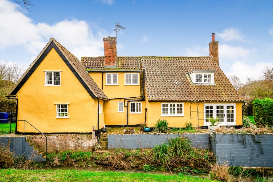 Brookside, Lower Green, Denston, Newmarket, Suffolk CB8 8PN