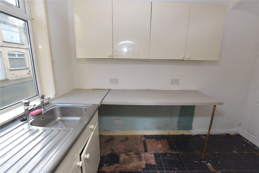 10 Barkly Avenue, Leeds, West Yorkshire LS11 7HD