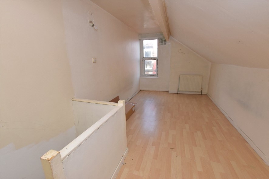 10 Barkly Avenue, Leeds, West Yorkshire LS11 7HD