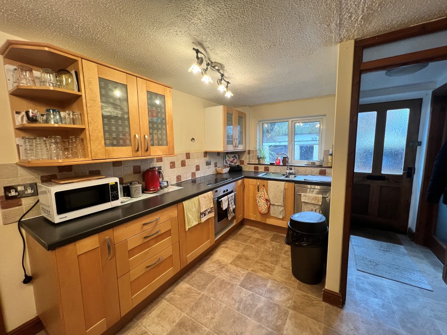 1 Burwood, Bow, Crediton EX17 6EN