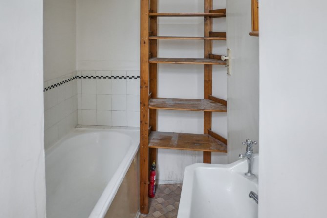 Flat E53 Du Cane Court, Balham High Road, Balham, London, SW17 7JL