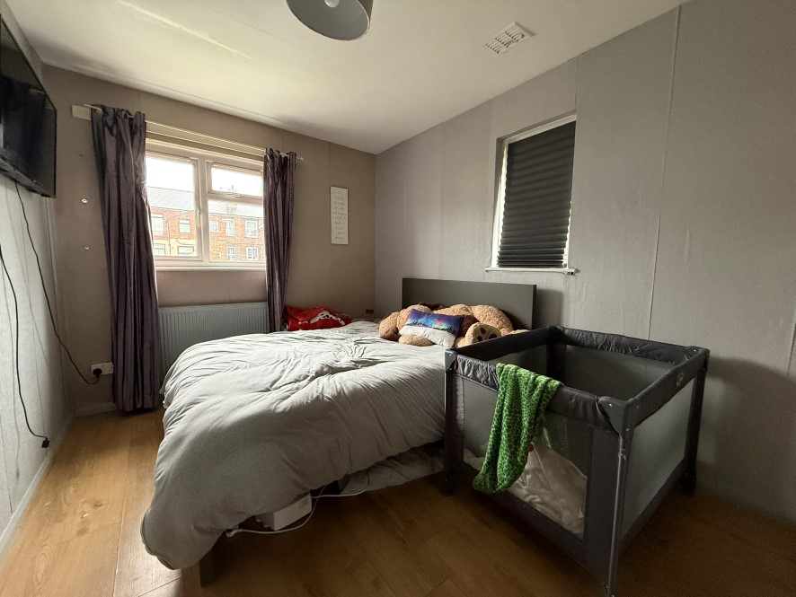 14 Cornwall Drive, Brimington, Chesterfield, Derbyshire, S43 1EE