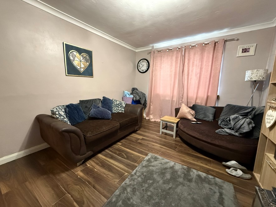 14 Cornwall Drive, Brimington, Chesterfield, Derbyshire, S43 1EE