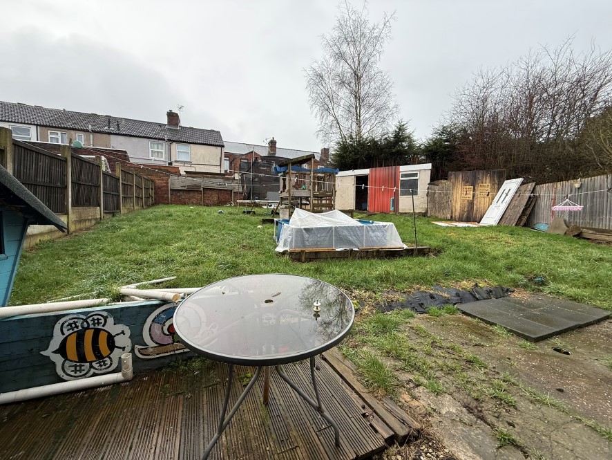 14 Cornwall Drive, Brimington, Chesterfield, Derbyshire, S43 1EE