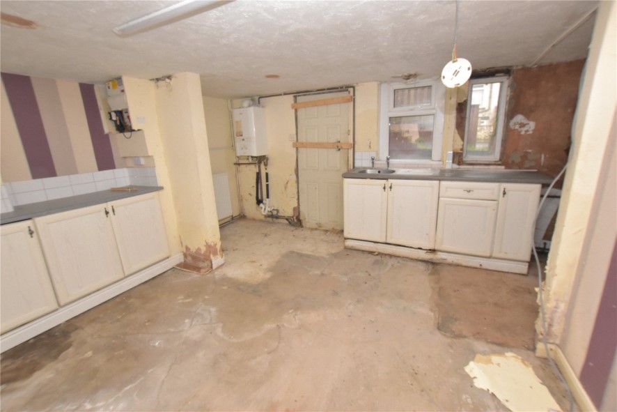 39 Longroyd Avenue, Leeds, West Yorkshire LS11 5EZ