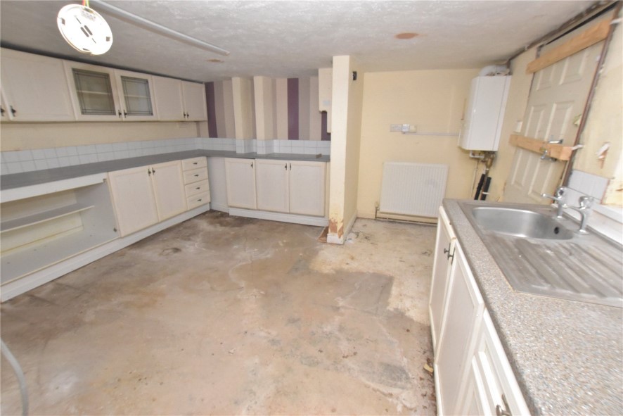 39 Longroyd Avenue, Leeds, West Yorkshire LS11 5EZ