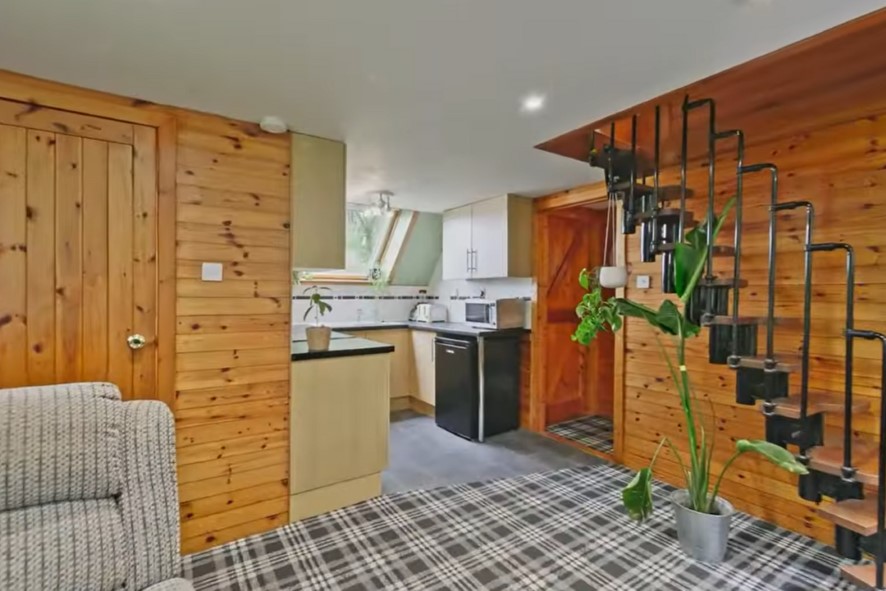 The Cottage, Ardbrecknish House, South Lochaweside, Dalmally, Argyll PA33 1BH