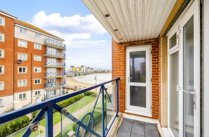 53 Dominica Court, Eastbourne, BN23 5TR