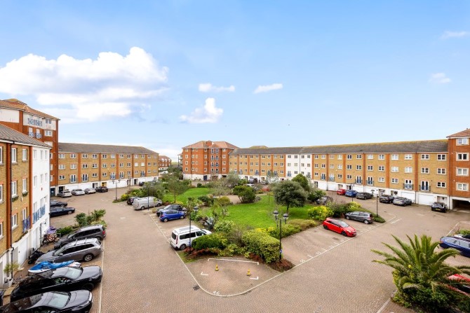 53 Dominica Court, Eastbourne, BN23 5TR