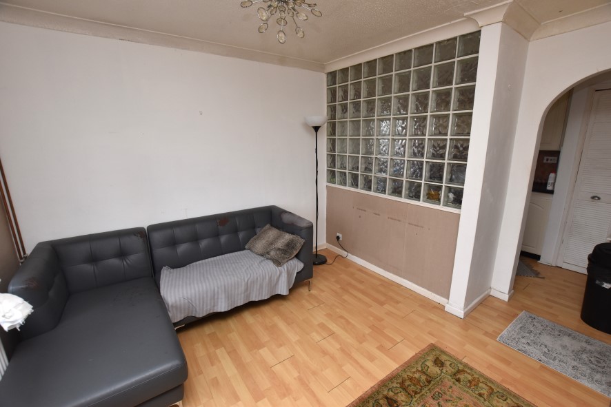 10 Manor House Croft, Leeds, West Yorkshire LS16 8LY