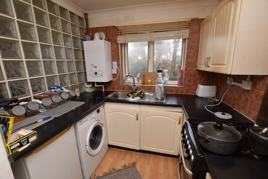 10 Manor House Croft, Leeds, West Yorkshire LS16 8LY