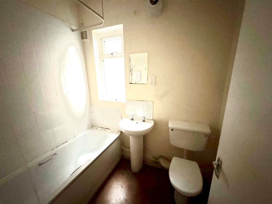 329 Uxbridge Street, Burton-On-Trent, Staffordshire DE14 3JS