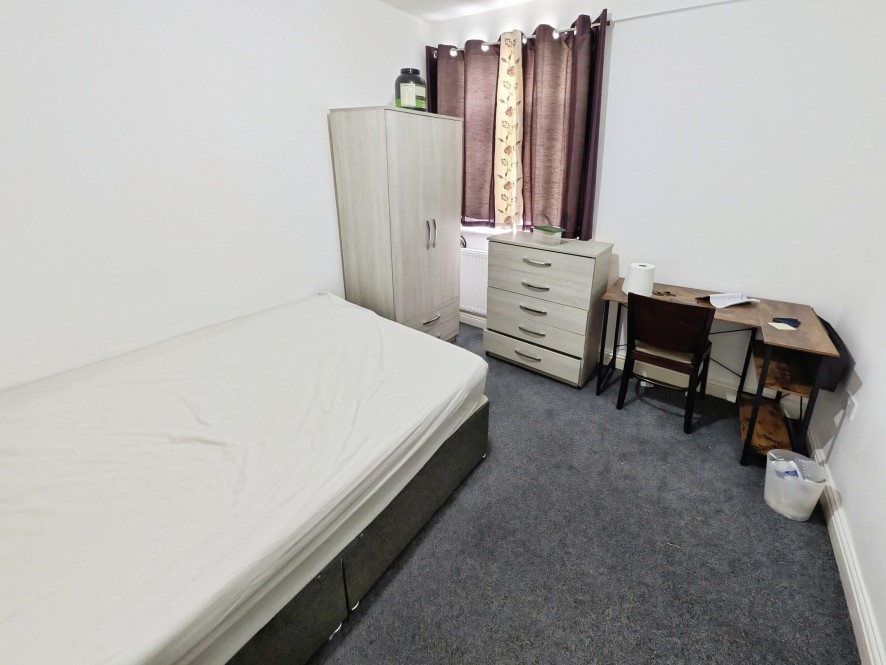 39, Park Road, Rugby, Warwickshire CV21 2QU