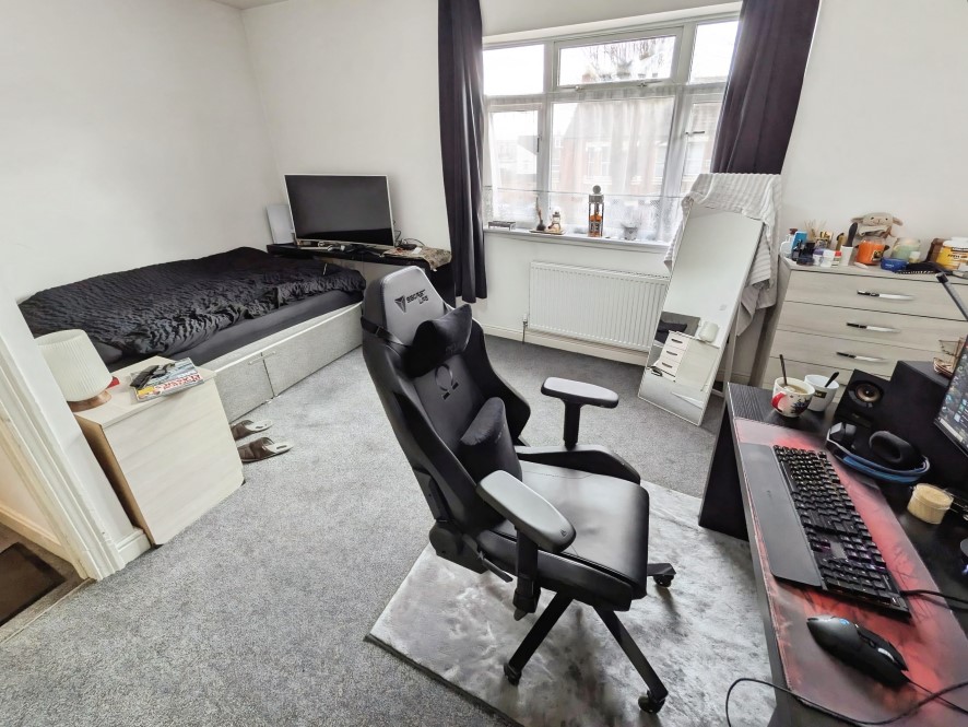 39, Park Road, Rugby, Warwickshire CV21 2QU