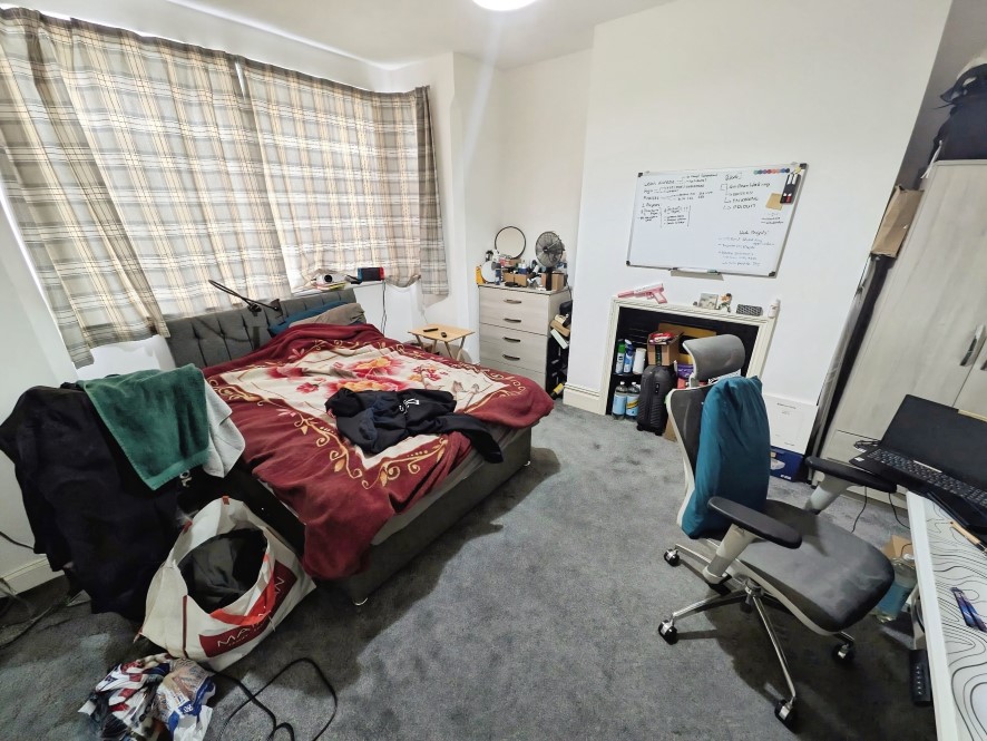 39, Park Road, Rugby, Warwickshire CV21 2QU