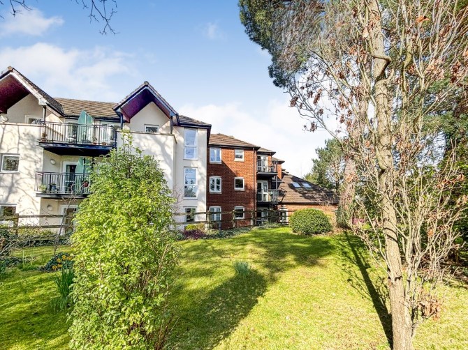 23 Cherrett Court, 557 Ringwood Road, Ferndown, BH22 9FE