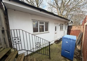 Property for Auction in London - 3C Doggett Road, Catford, London, SE6 4PZ
