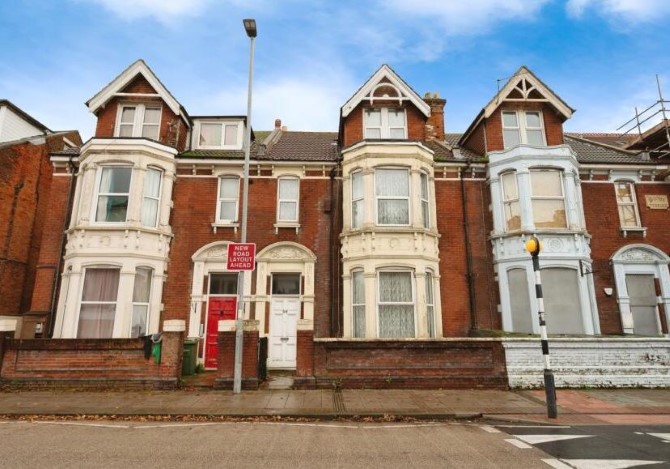 98 Victoria Road North, Southsea, Hampshire, PO5 1QE