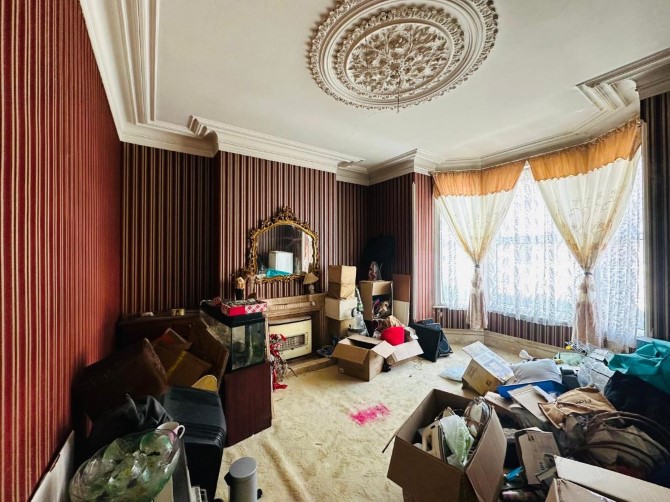 98 Victoria Road North, Southsea, Hampshire, PO5 1QE