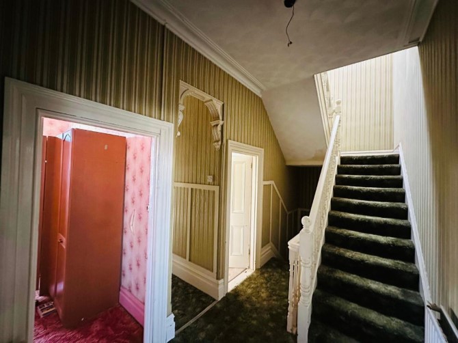 98 Victoria Road North, Southsea, Hampshire, PO5 1QE