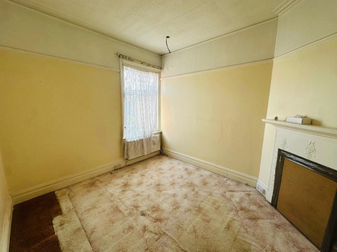 98 Victoria Road North, Southsea, Hampshire, PO5 1QE