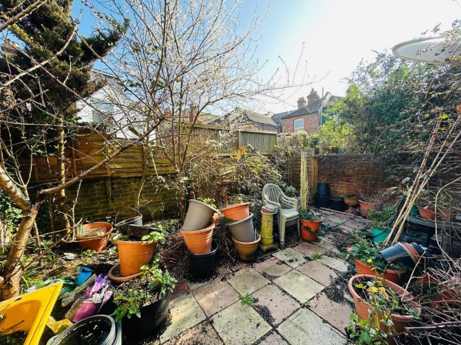 98 Victoria Road North, Southsea, Hampshire, PO5 1QE