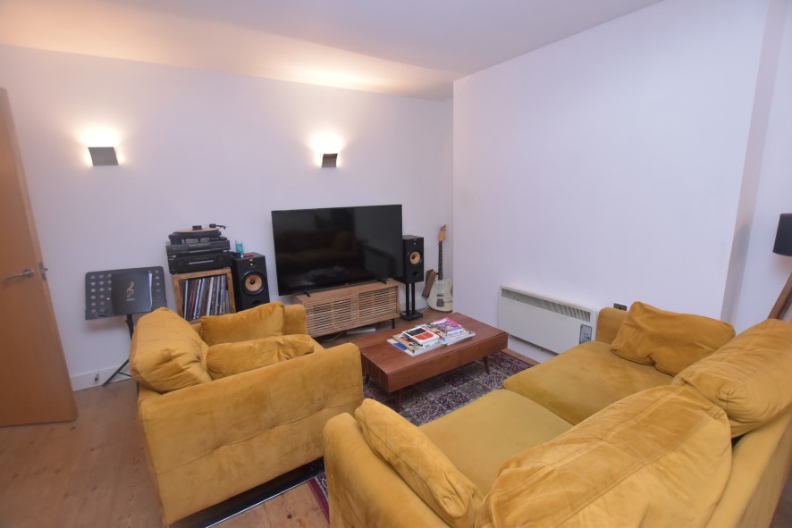 Apartment 8, Delaunay House, 8 Burnett Street, Bradford, West Yorkshire BD1 5BJ