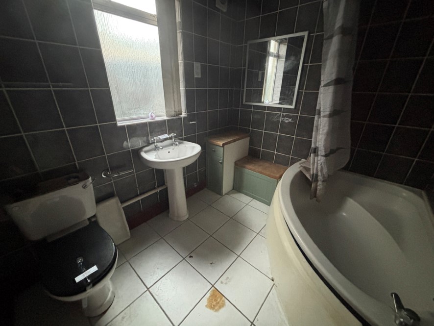 49b, Dumbarton Road, Bowling, Glasgow, West Dunbartonshire G60 5AQ