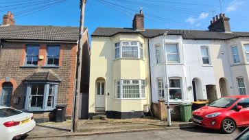 Property for Auction in Bedfordshire and Buckinghamshire - 28 Waterlow Road, Dunstable, Bedfordshire LU6 1LY