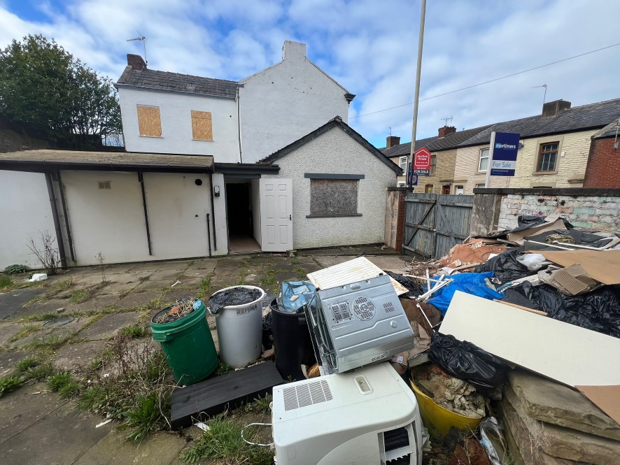 White Bull, 159-161 Livesey Branch Road, Blackburn, Lancashire, BB2 4QR