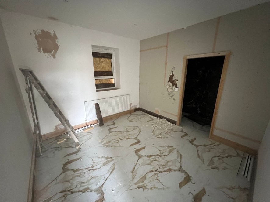 White Bull, 159-161 Livesey Branch Road, Blackburn, Lancashire, BB2 4QR