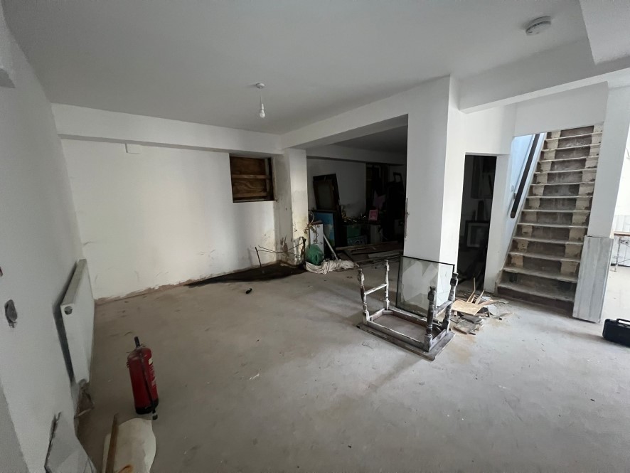 White Bull, 159-161 Livesey Branch Road, Blackburn, Lancashire, BB2 4QR