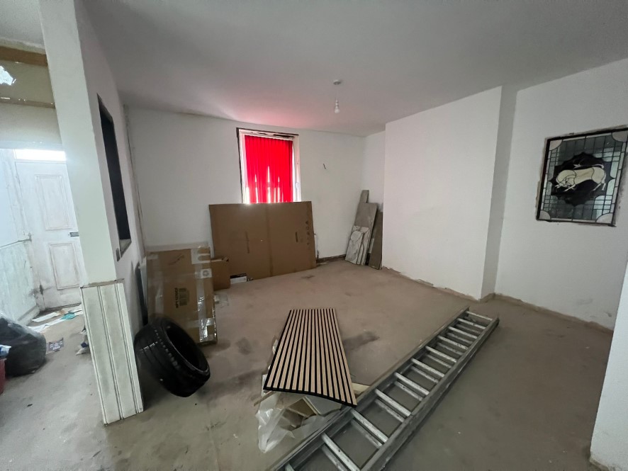 White Bull, 159-161 Livesey Branch Road, Blackburn, Lancashire, BB2 4QR