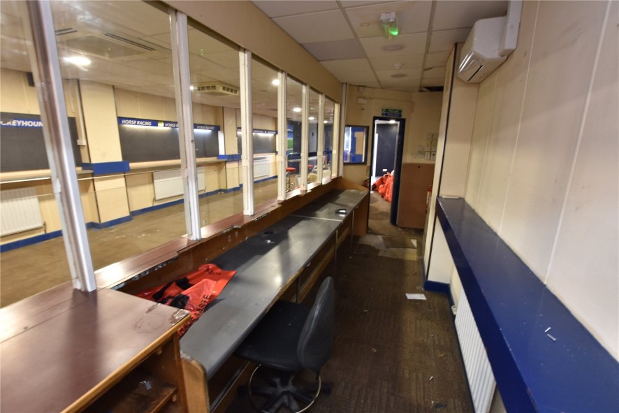 222 Great North Road, Woodlands, Doncaster, South Yorkshire DN6 7HR