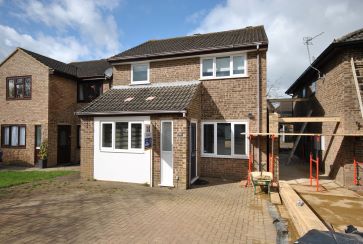 Property for Auction in Northamptonshire - 8 Oak Close, Hartwell, Northampton, Northamptonshire NN7 2JX