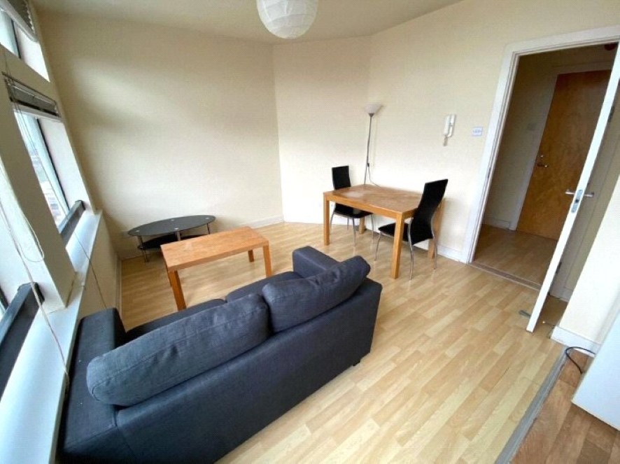 Flat 2104, City Heights, Victoria Bridge Street, Salford, M3 5AS