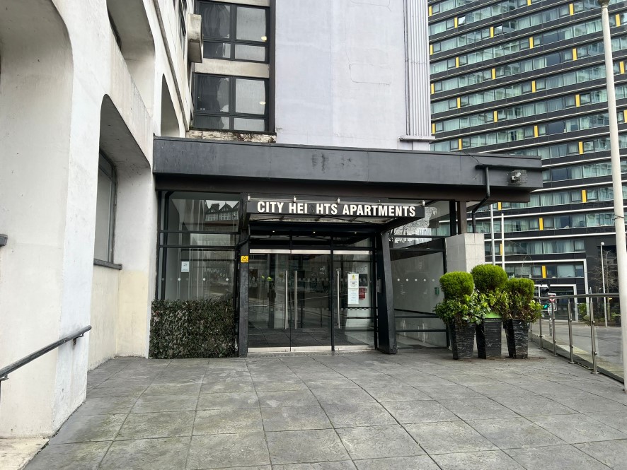 Flat 2104, City Heights, Victoria Bridge Street, Salford, M3 5AS