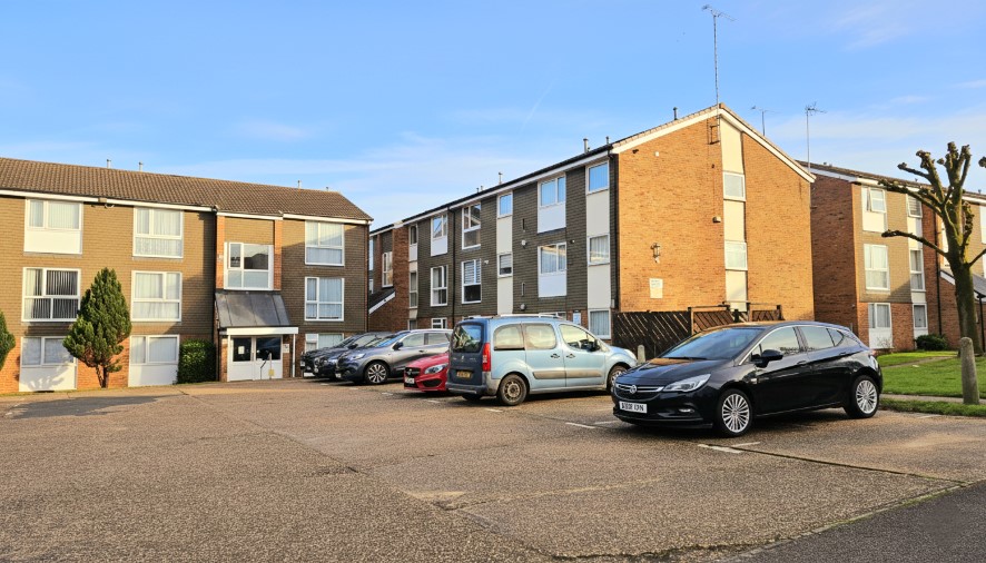 87 Cuffley Court, Hemel Hempstead, Hertfordshire HP2 7LT